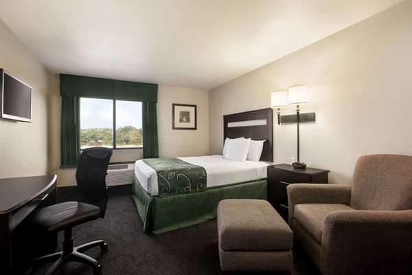  - Travelodge East Livonia
