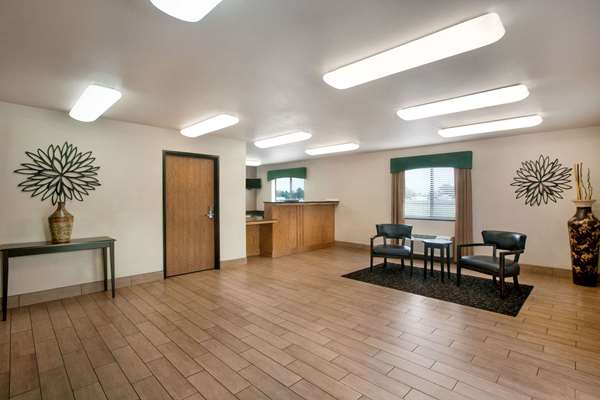  - Travelodge East Livonia