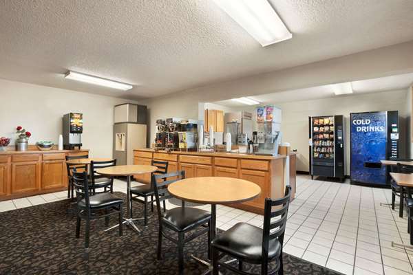 Restaurant - Super 8 Hotel Lincoln