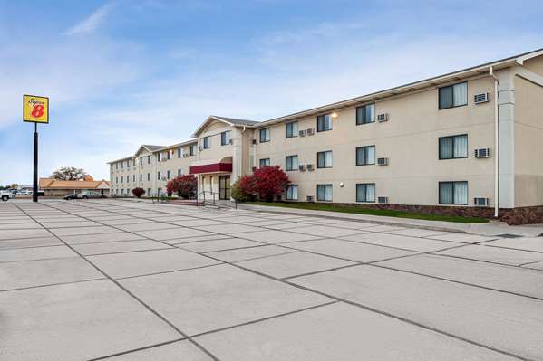 Exterior view - Super 8 Hotel Lincoln