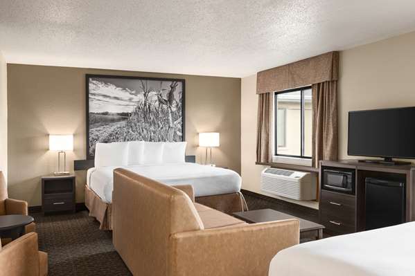 Suite - Super 8 Hotel Lincoln