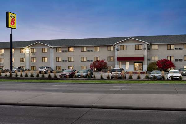 Exterior view - Super 8 Hotel Lincoln