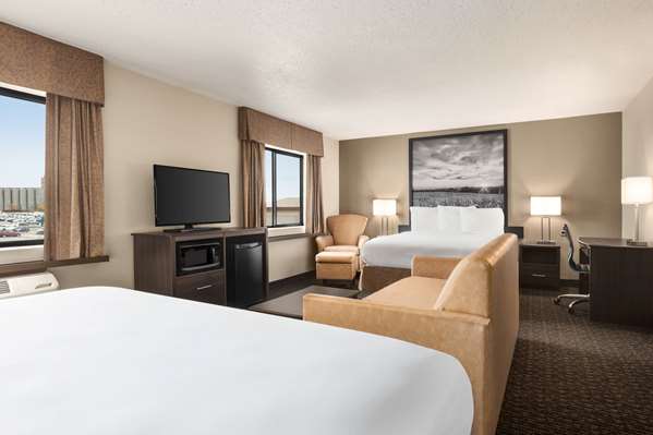 Suite - Super 8 Hotel Lincoln