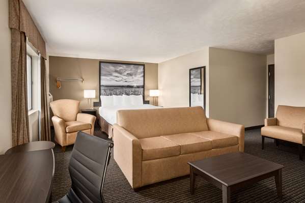 Suite - Super 8 Hotel Lincoln