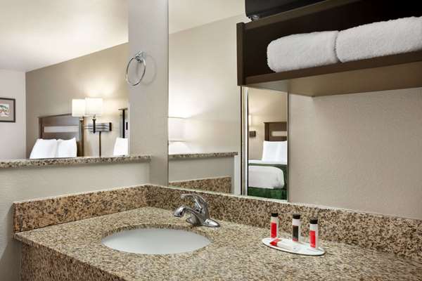  - Baymont Inn & Suites Hearne