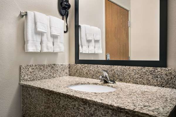  - Baymont Inn & Suites Hearne