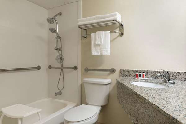  - Baymont Inn & Suites Florence - I-71 & I-75, Exit 180