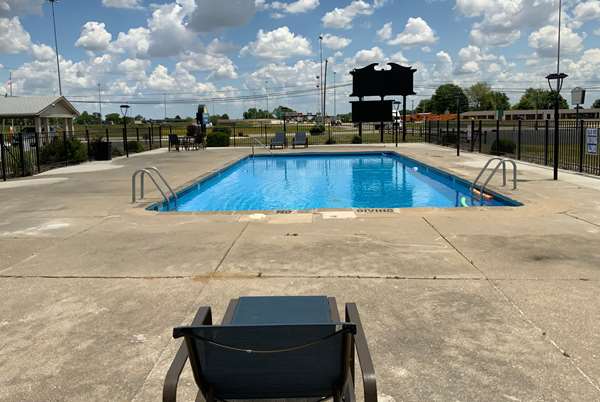 Pool - Days Inn Wauseon - I-80 & I-90, Exit 34