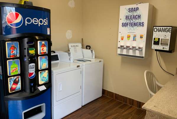  - Days Inn Wauseon - I-80 & I-90, Exit 34