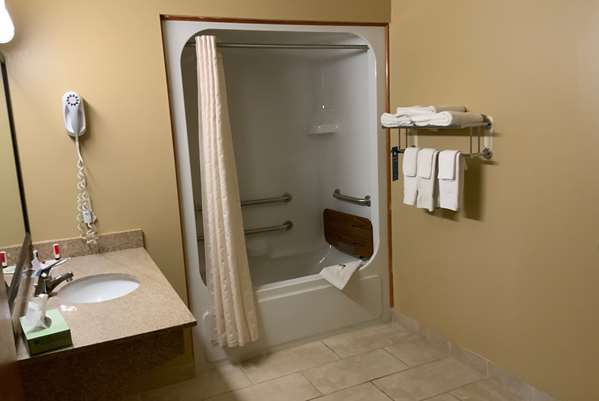  - Days Inn Wauseon - I-80 & I-90, Exit 34