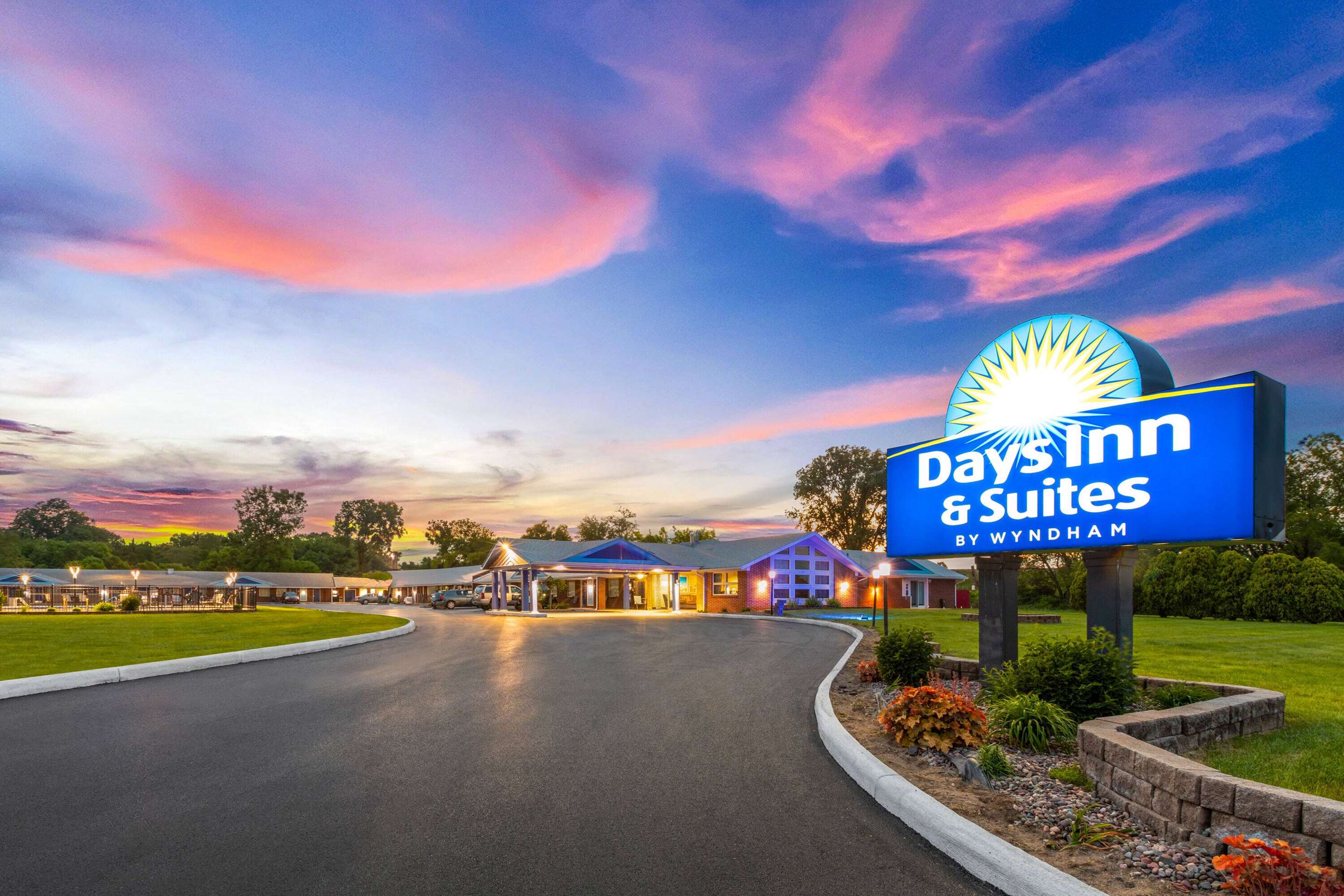 Exterior | Days Inn by Wyndham Wauseon