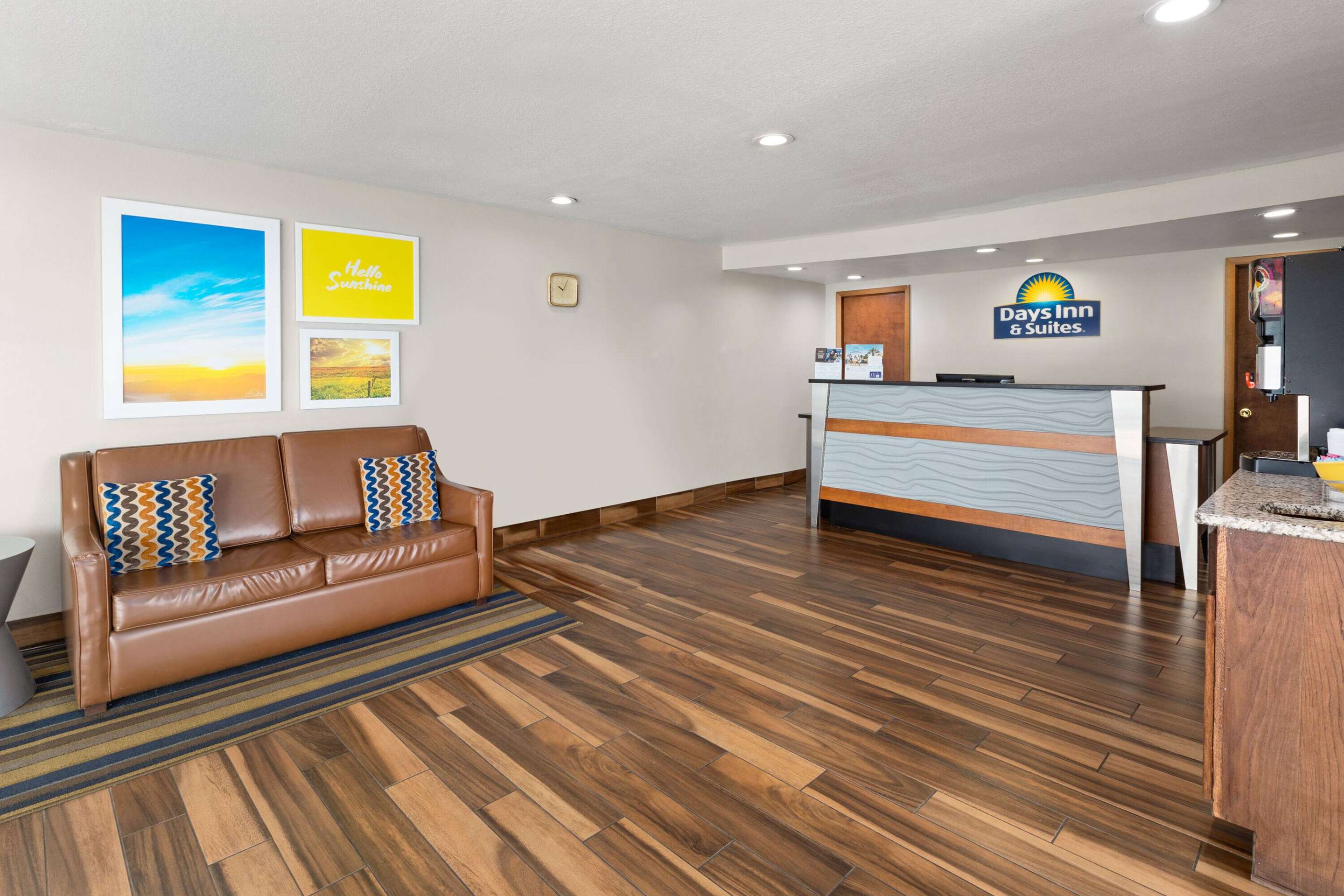 Lobby | Days Inn by Wyndham Wauseon
