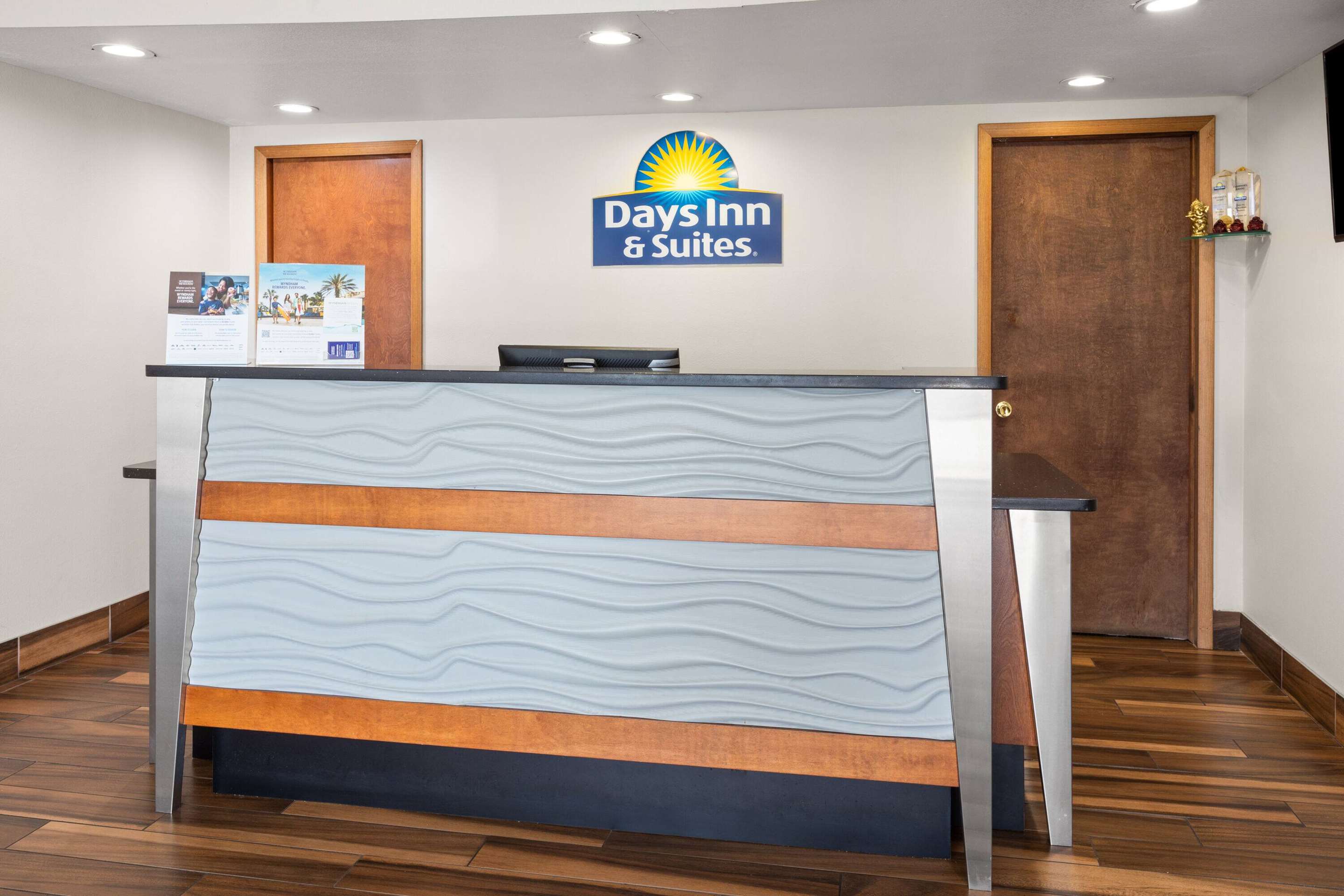 Reception | Days Inn by Wyndham Wauseon