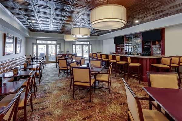 Bar - Richmond Inn & Suites LSU Baton Rouge - I-10, Exit 158