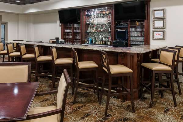 Bar - Richmond Inn & Suites LSU Baton Rouge - I-10, Exit 158