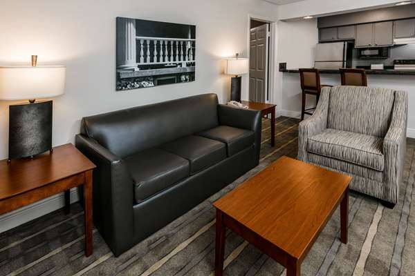  - Richmond Inn & Suites LSU Baton Rouge - I-10, Exit 158