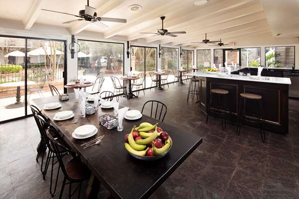 Amenities - Maison Saint Charles by Hotel RL