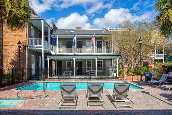 Pool - Maison Saint Charles by Hotel RL