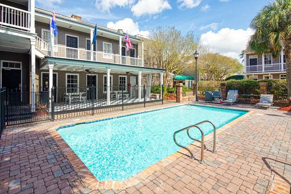 Pool - Maison Saint Charles by Hotel RL