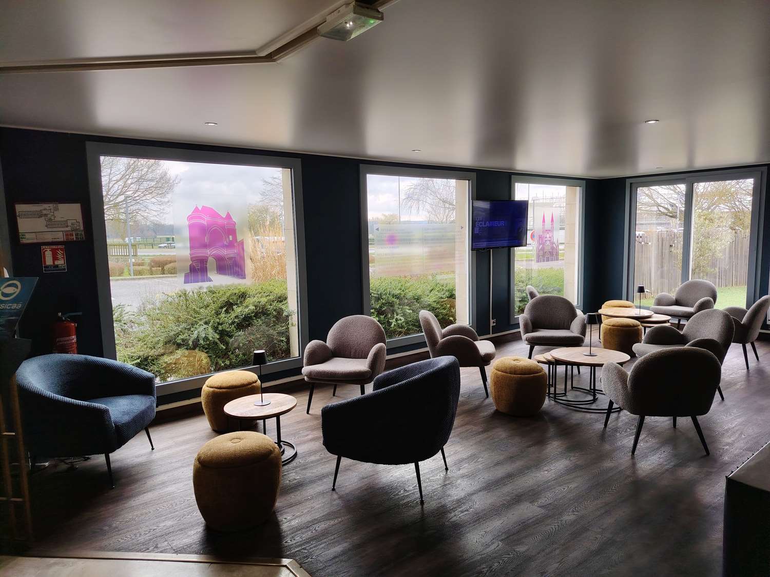 HÔTEL KYRIAD LAON - Bar / Lounge