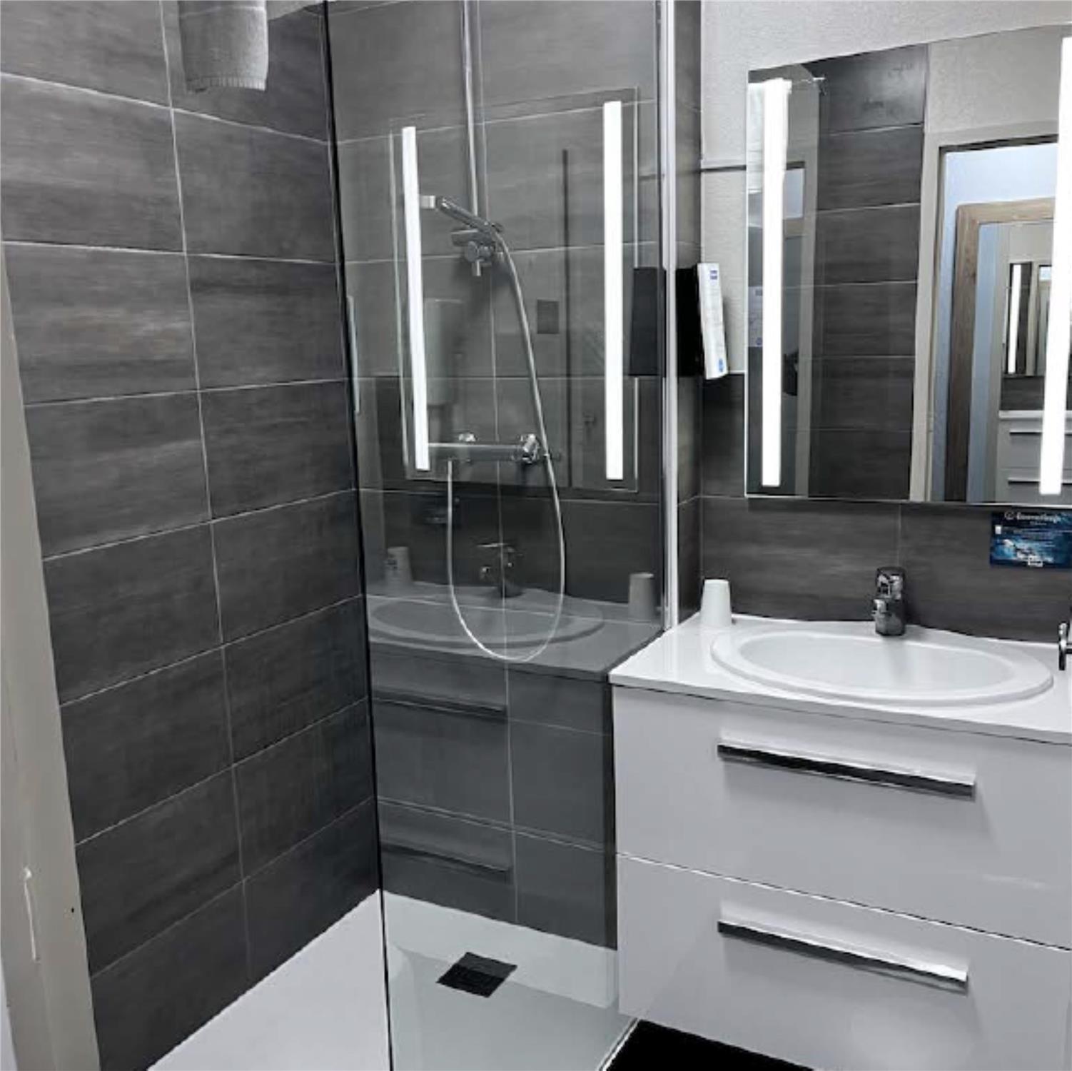 HÔTEL KYRIAD LAON - Chambres / Logements