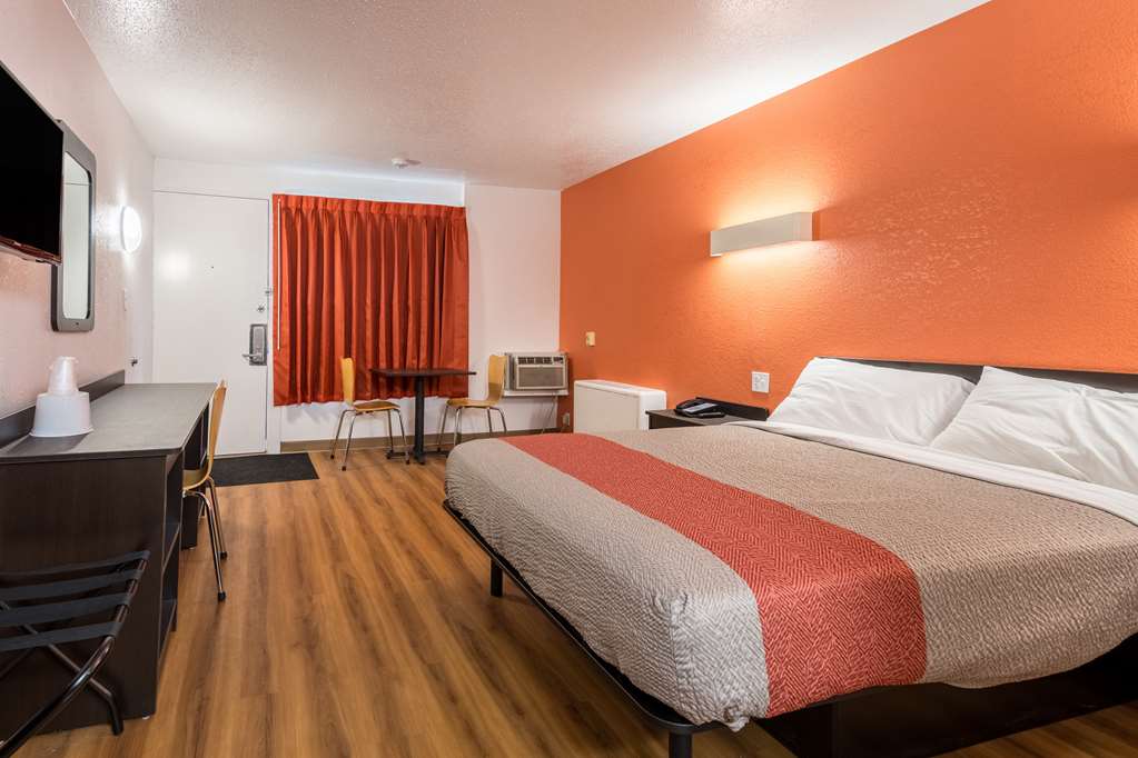 MOTEL 6 SCHENECTADY, NY-guestroom-Guest Room,On-Site.jpg