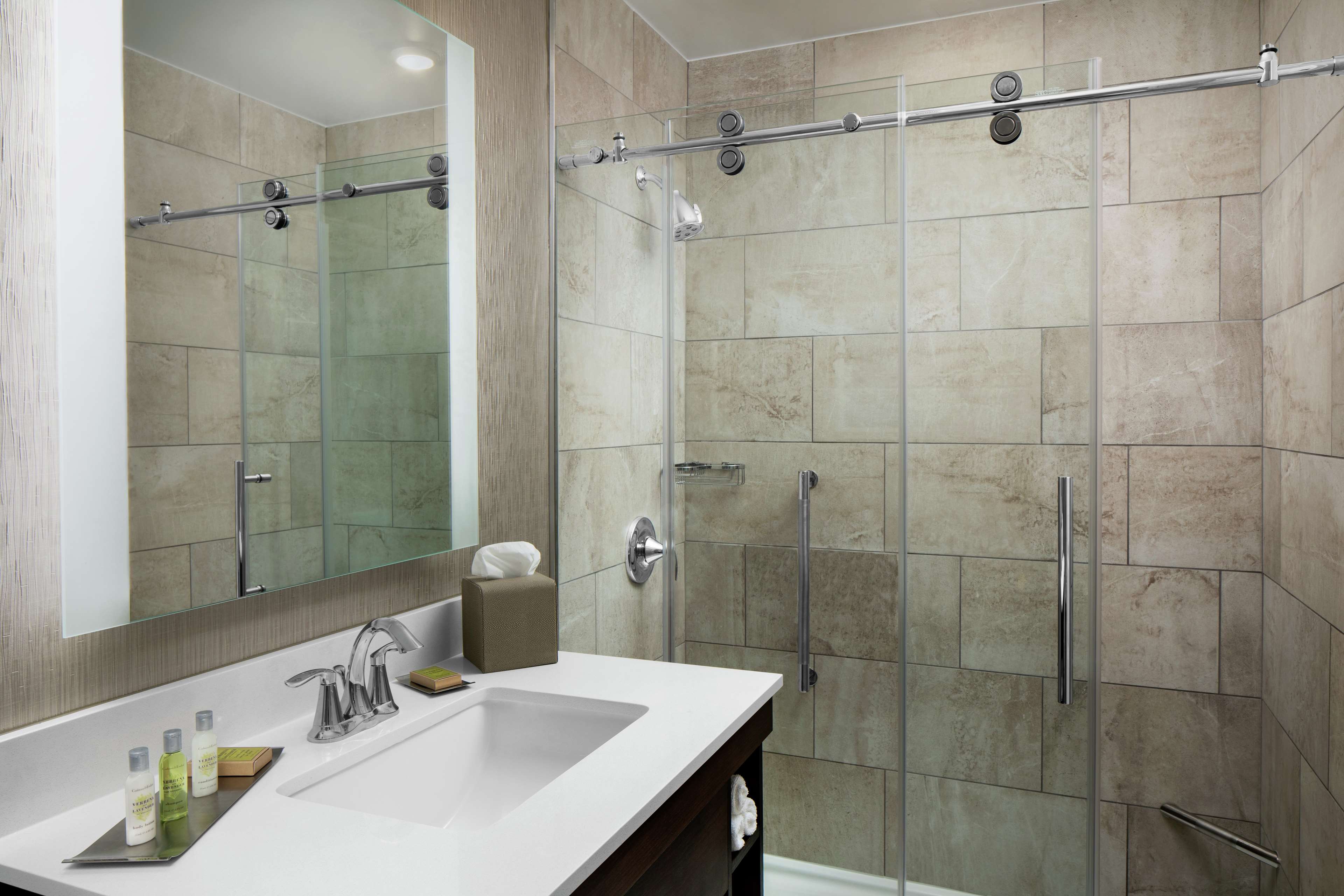 DoubleTree by Hilton Nashua Room Type - 1 KING 2 ROOM SUITE