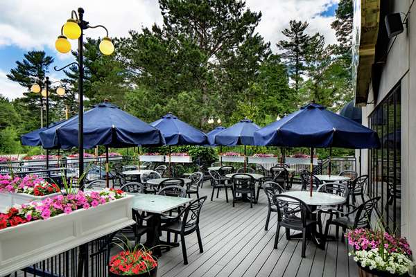 Restaurant - DoubleTree by Hilton Hotel Nashua