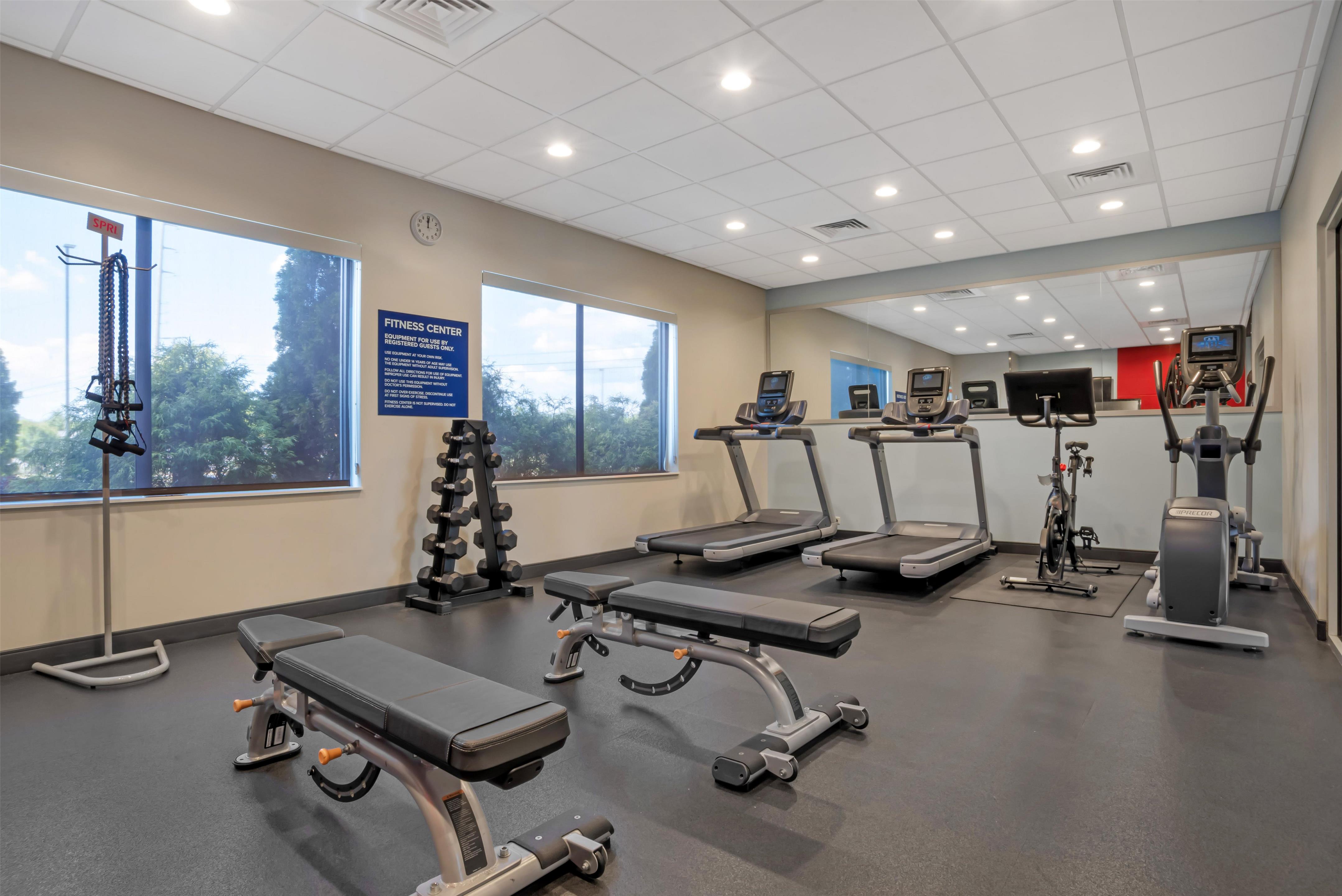 Health club fitness center gym | Tru by Hilton Auburn