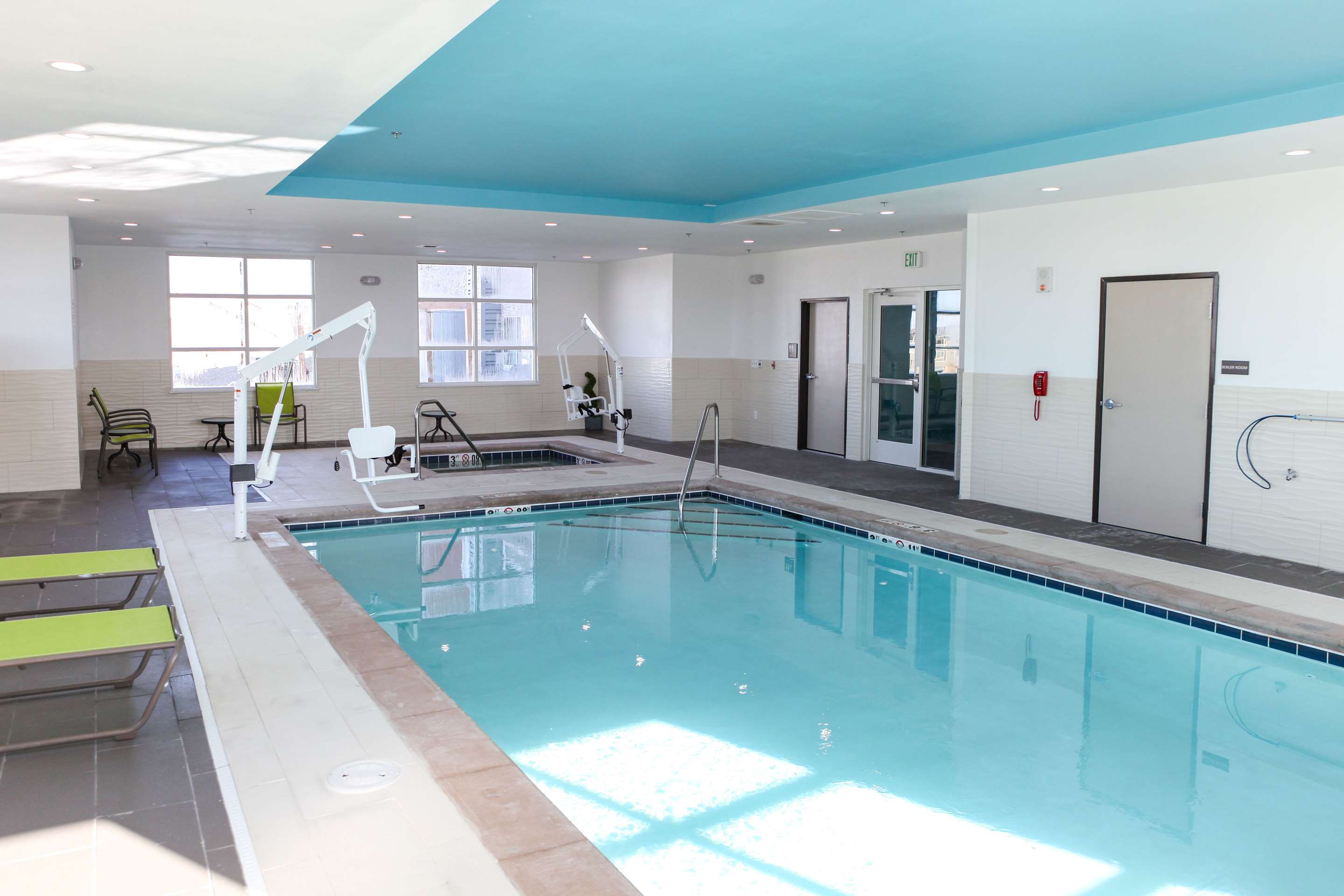 Pool | Hampton Inn & Suites Lafayette Medical Center, CO
