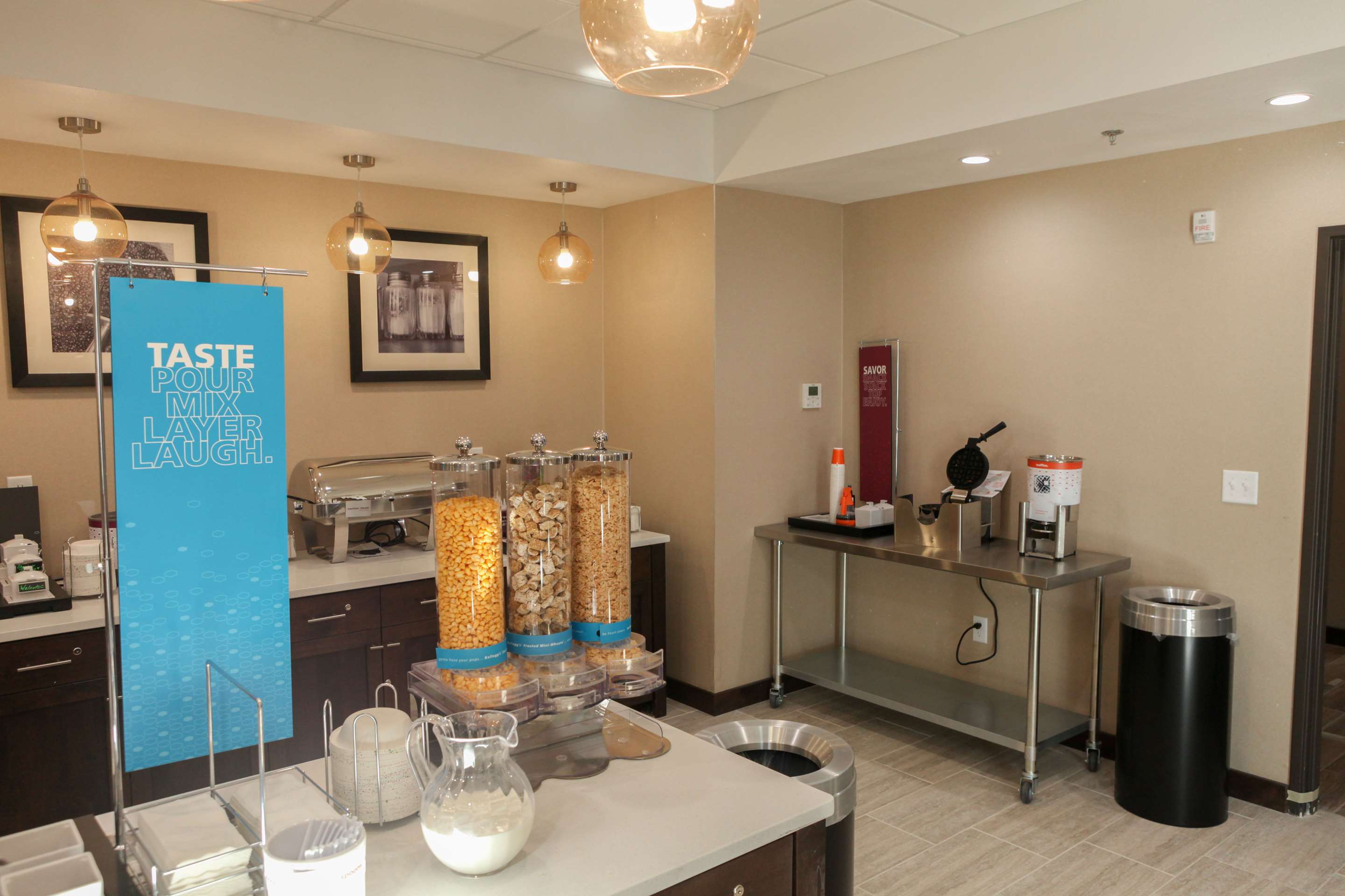 Restaurant | Hampton Inn & Suites Lafayette Medical Center, CO