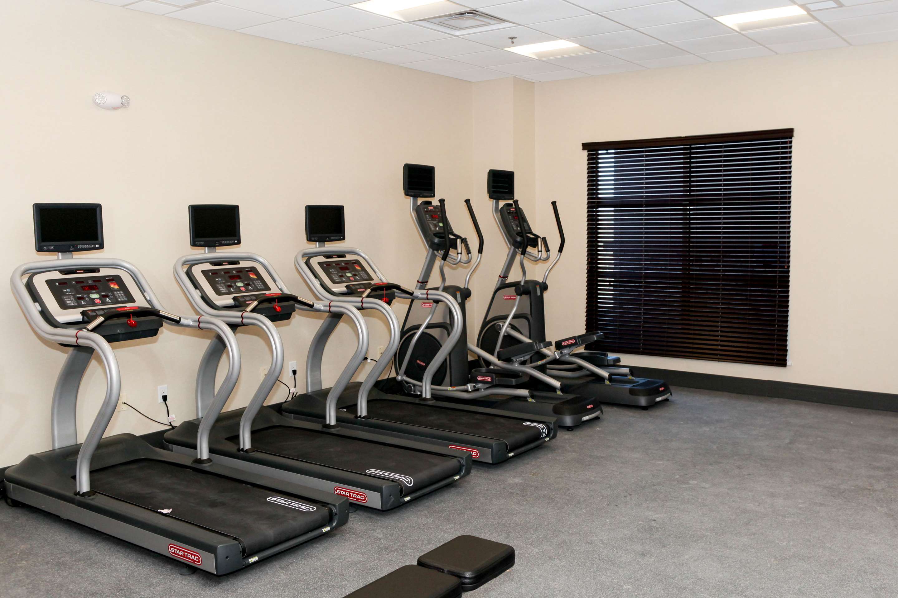 Health club fitness center gym | Hampton Inn & Suites Lafayette Medical Center, CO