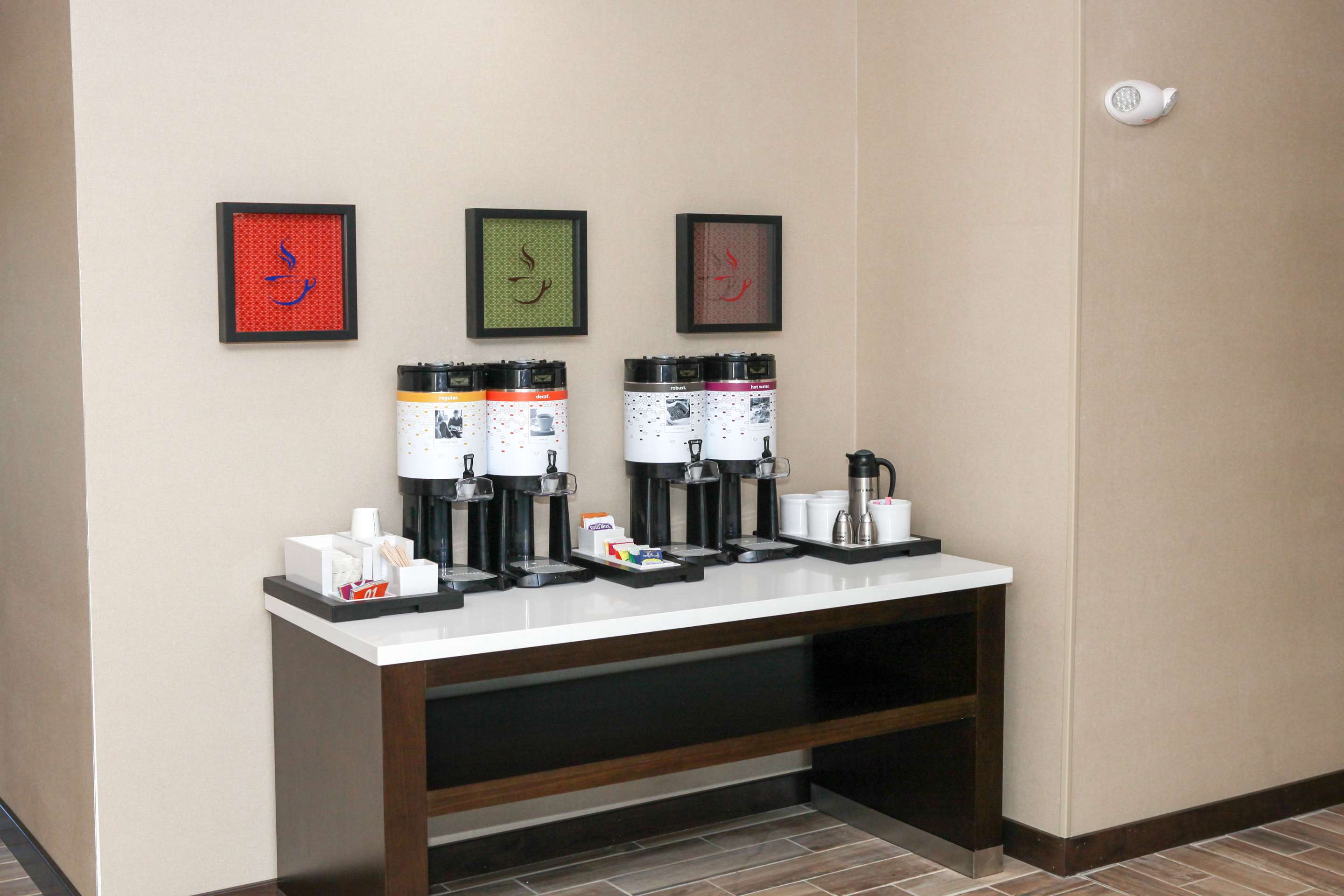 Lobby | Hampton Inn & Suites Lafayette Medical Center, CO
