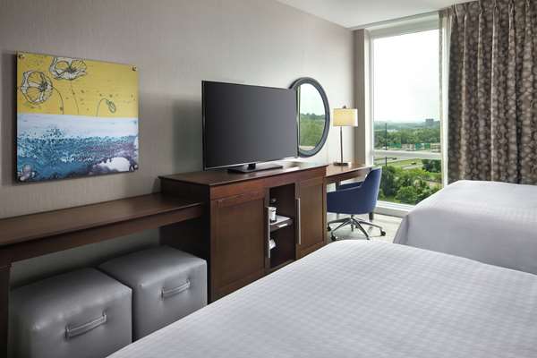  - Hampton Inn & Suites Glenpointe Teaneck - I-95, Exit 70