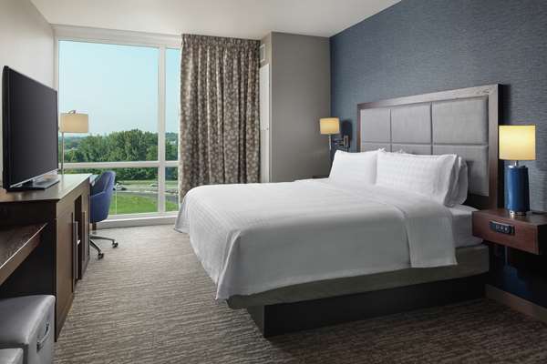  - Hampton Inn & Suites Glenpointe Teaneck - I-95, Exit 70