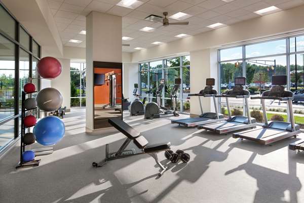 Fitness/ Exercise Room - Hampton Inn & Suites Glenpointe Teaneck - I-95, Exit 70
