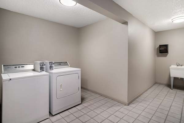  - SureStay Hotel by Best Western Grants - I-40, Exit 85