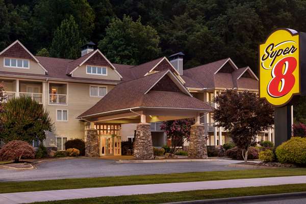 Exterior view - Super 8 Hotel Cherokee