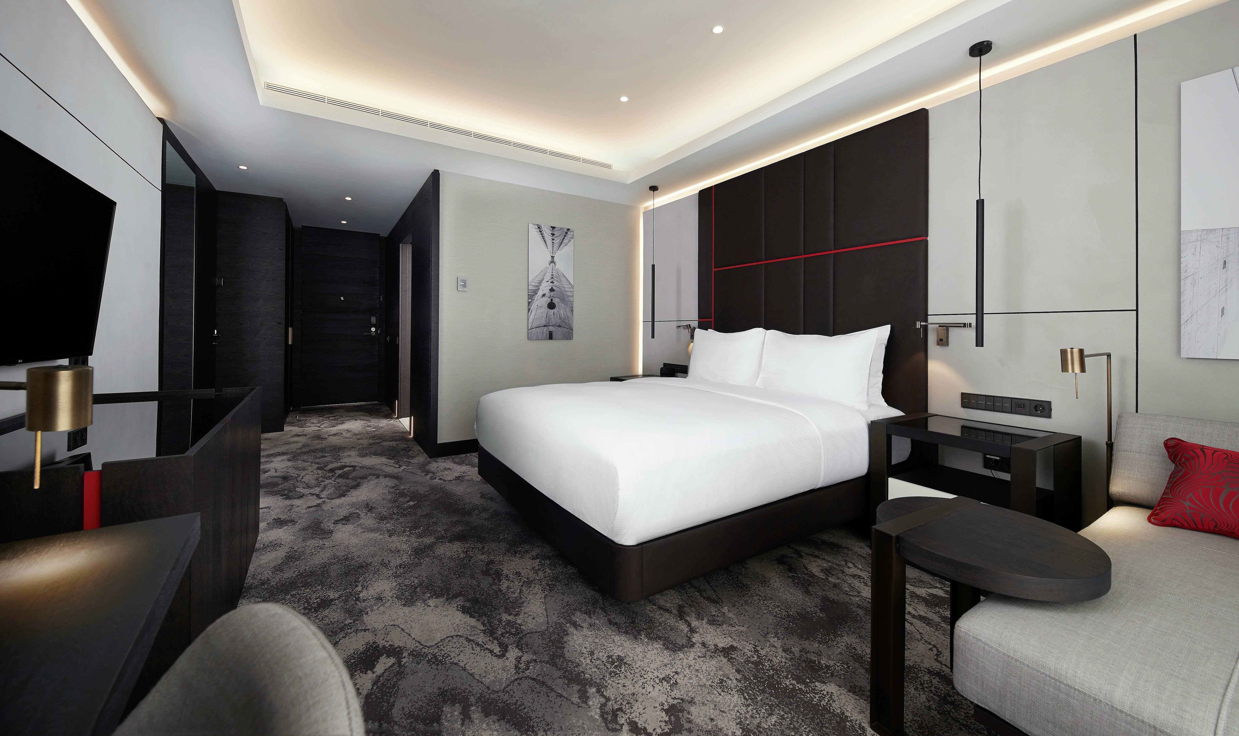 Hilton Belgrade Room Type - KING DELUXE ROOM