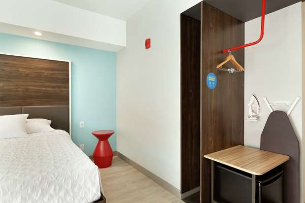  - Tru by Hilton Hotel Lake Charles - I-210, Exit 5