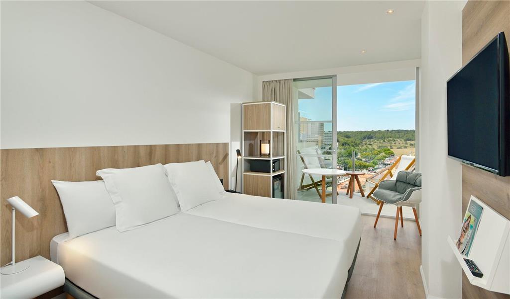 INNSIDE CALVIA BEACH-guestroom-Guest Room,On-Site.jpg