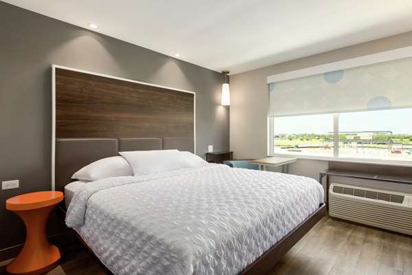  - Tru by Hilton Hotel East Wichita