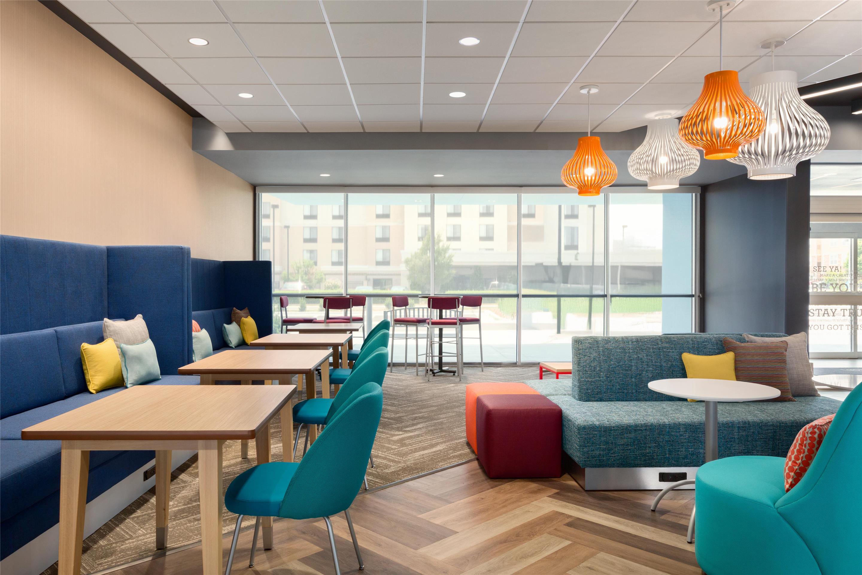 Lobby | Tru by Hilton Wichita Northeast