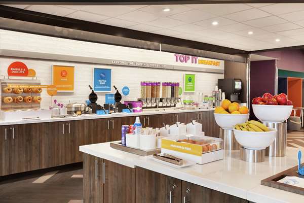 Restaurant - Tru by Hilton Hotel West Madison