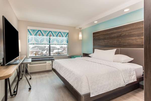  - Tru by Hilton Hotel West Madison