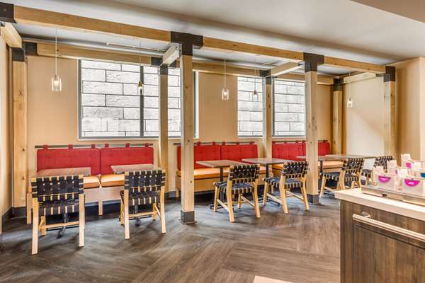 Restaurant - Tru by Hilton Hotel West Madison