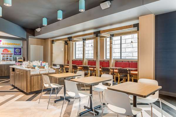 Restaurant - Tru by Hilton Hotel West Madison