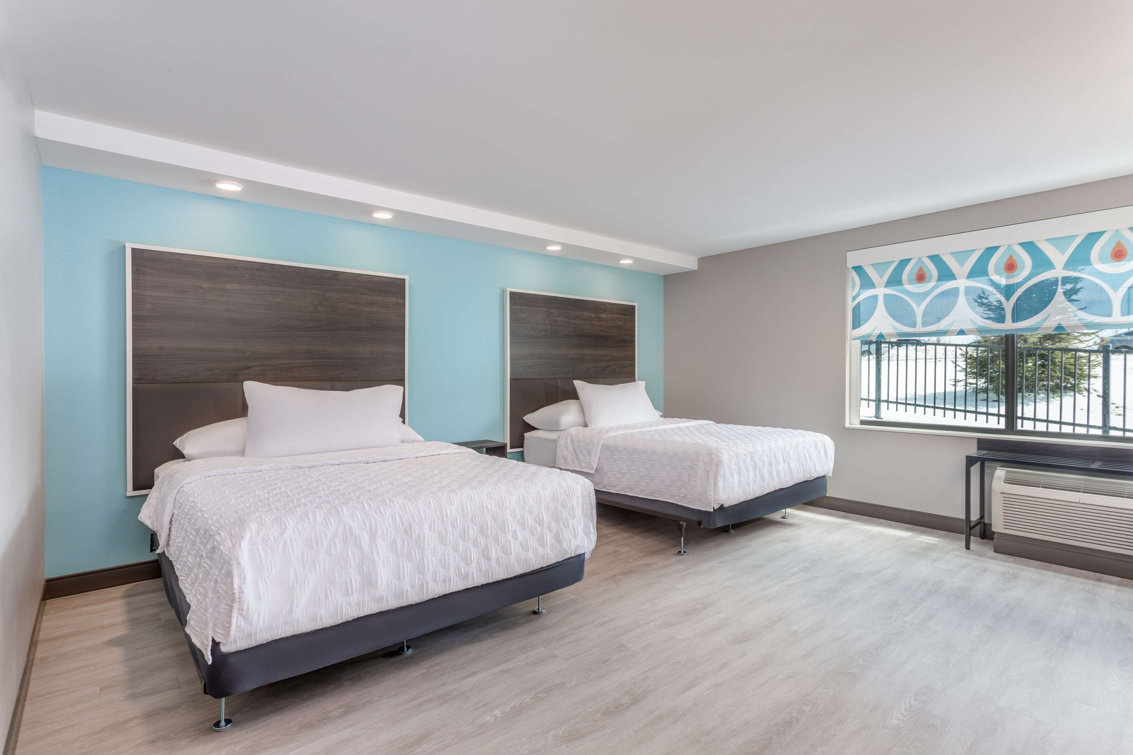 Tru by Hilton Madison West, WI Room Type - 2 QN ACC RM W BATHTUB