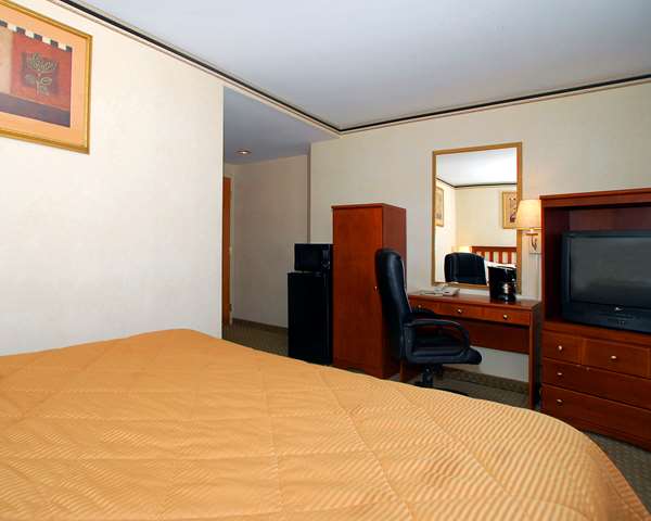 Suite - Red Lion Inn & Suites Long Island City Queens