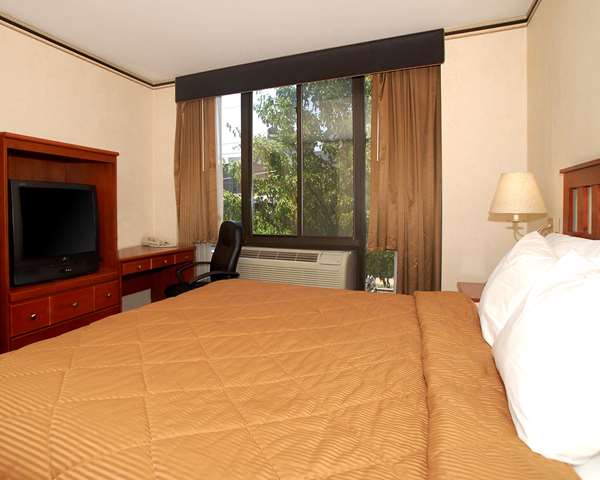  - Red Lion Inn & Suites Long Island City Queens